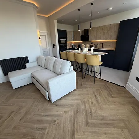 East Parade Collection, Opaz House Flat 3 * Harrogate