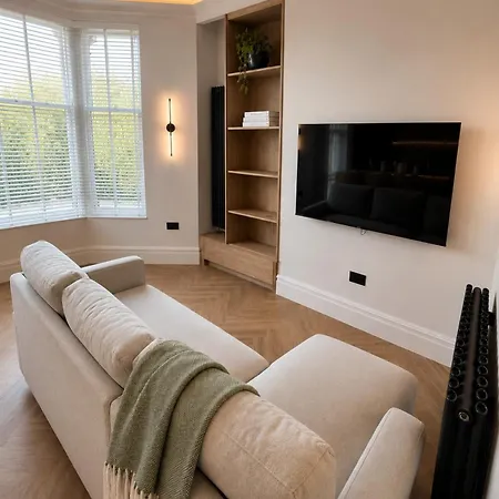 East Parade Collection, Opaz House Flat 3 Apartment *