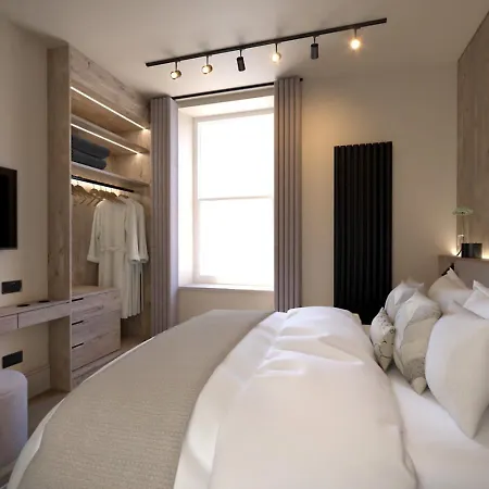 East Parade Collection, Opaz House Flat 3 * Harrogate